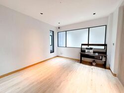 Sennett Avenue (D16), Semi-Detached #614430781